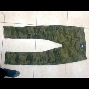 Camo distress skinny jeans